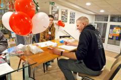 Młodzież podczas rejestracji potencjalnych Dawców Szpiku