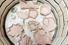 Warsztaty ceramiczne: wytwory wykonane przez wychowanki bursy w piecu ceramicznym
