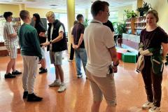 Wychowankowie biorą udział w zajęciach integracyjnych. Spotkanie odbywa się w swobodnej atmosferze.